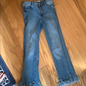 Zara size 6 mid rise crop flare frayed denim jeans
